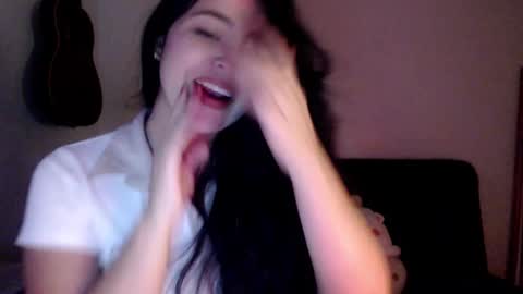 Snapshot of aleska_bell69 chatting on 10/10/25, 10:53 Aleska online show from 10/10/25, 10:53