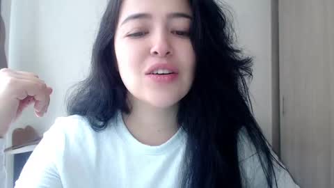 Snapshot of aleska_bell69 chatting on 11/01/25, 03:14 Aleska online show from 11/01/25, 03:14