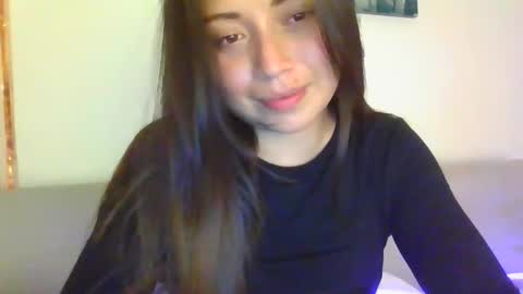 Snapshot of aleska_dollx chatting on 11/19/25, 10:21 QUEEN OFF MILk IM BACK 15 NOV online show from 11/19/25, 10:21