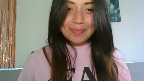 Snapshot of aleska_dollx chatting on 11/27/25, 08:33 QUEEN OFF MILk IM BACK 15 NOV online show from 11/27/25, 08:33