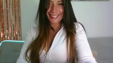 Snapshot of aleska_dollx chatting on 11/29/25, 05:21 QUEEN OFF MILk IM BACK 15 NOV online show from 11/29/25, 05:21