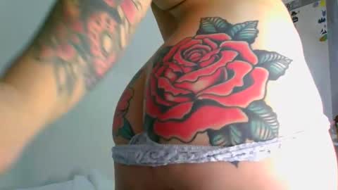 Snapshot of aleska_dollx chatting on 05/15/26, 11:56 QUEEN OFF MILk IM BACK 15 NOV online show from 05/15/26, 11:56