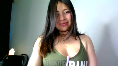 Snapshot of aleska_dollx chatting on 05/28/26, 11:13 QUEEN OFF MILk IM BACK 15 NOV online show from 05/28/26, 11:13