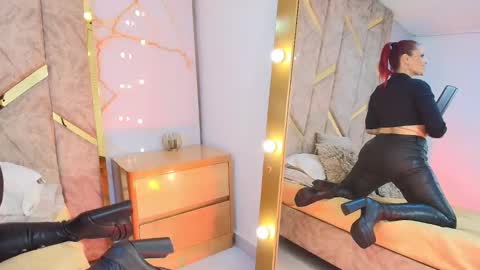 Snapshot of aleskaduth chatting on 10/15/25, 06:46 ALESKADUTH  online show from 10/15/25, 06:46