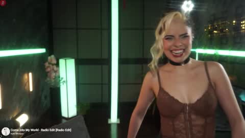 Snapshot of alessa_goreng chatting on 11/21/25, 06:12 Alessa Goreng online show from 11/21/25, 06:12