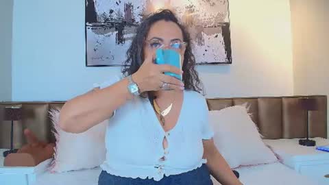 Snapshot of alessandraleroy chatting on 07/13/26, 12:19 Alessandra online show from 07/13/26, 12:19