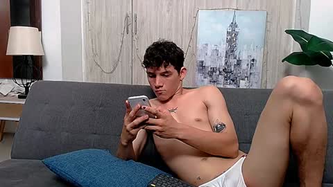 Snapshot of alessandrith104266 chatting on 12/03/24, 02:25 alessandrith104266 online show from 12/03/24, 02:25