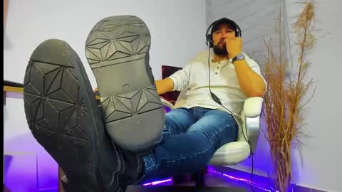 Snapshot of alessandro__wye chatting on 12/02/24, 04:31 ALESSANDRO  WYE online show from 12/02/24, 04:31
