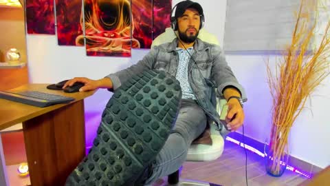 Snapshot of alessandro__wye chatting on 01/07/25, 06:38 ALESSANDRO  WYE online show from 01/07/25, 06:38