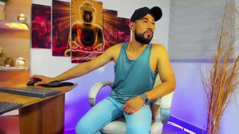 Snapshot of alessandro__wye chatting on 01/08/25, 05:16 ALESSANDRO  WYE online show from 01/08/25, 05:16