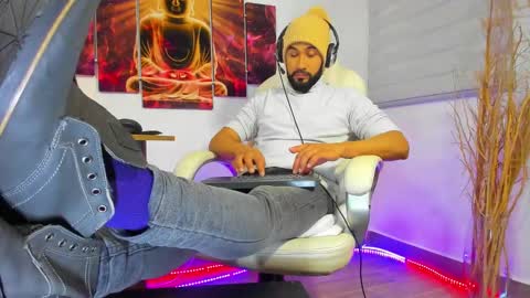 Snapshot of alessandro__wye chatting on 01/26/25, 02:14 ALESSANDRO  WYE online show from 01/26/25, 02:14