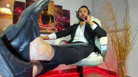 Snapshot of alessandro__wye chatting on 02/13/25, 09:41 ALESSANDRO  WYE online show from 02/13/25, 09:41