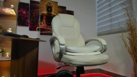 Snapshot of alessandro__wye chatting on 02/19/25, 10:42 ALESSANDRO  WYE online show from 02/19/25, 10:42