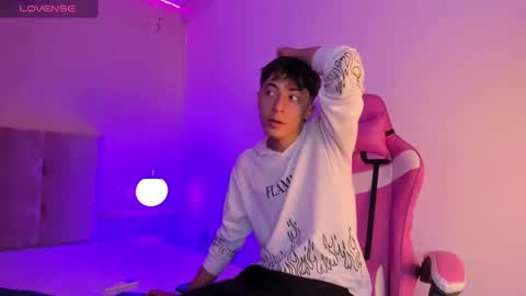 Alessandro Dybala online show from 12/22/24, 12:16