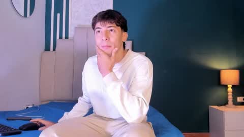 Snapshot of alessandro_dybala chatting on 11/12/25, 12:05 Alessandro Dybala online show from 11/12/25, 12:05