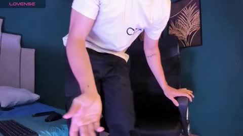 Snapshot of alessandro_dybala chatting on 11/20/25, 12:27 Alessandro Dybala online show from 11/20/25, 12:27