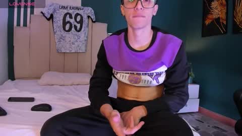 Snapshot of alessandro_dybala chatting on 11/21/25, 12:26 Alessandro Dybala online show from 11/21/25, 12:26