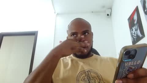 Snapshot of alessandro_hamed chatting on 03/30/26, 01:45 alessandro hamed online show from 03/30/26, 01:45