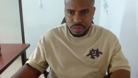 Snapshot of alessandro_hamed chatting on 04/01/26, 02:03 alessandro hamed online show from 04/01/26, 02:03