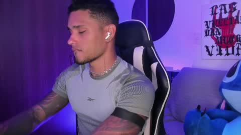 Snapshot of alessandro_vanni chatting on 06/07/26, 10:35 Alessandro Vanni online show from 06/07/26, 10:35