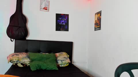 Snapshot of alessandro_wolf chatting on 12/06/24, 02:24 Alessandro online show from 12/06/24, 02:24