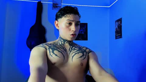 Snapshot of alessandro_wolf chatting on 01/10/25, 02:04 Alessandro online show from 01/10/25, 02:04