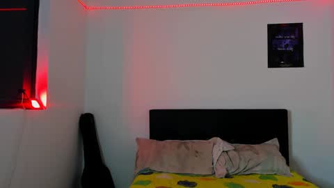 Snapshot of alessandro_wolf chatting on 02/03/25, 03:31 Alessandro online show from 02/03/25, 03:31