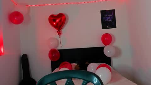 Snapshot of alessandro_wolf chatting on 02/15/25, 12:15 Alessandro online show from 02/15/25, 12:15