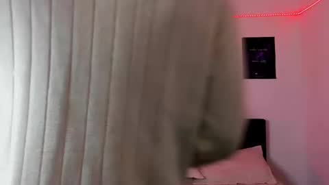 Snapshot of alessandro_wolf chatting on 02/24/25, 05:54 Alessandro online show from 02/24/25, 05:54