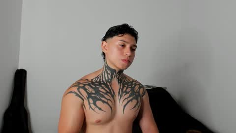 Snapshot of alessandro_wolf chatting on 03/27/26, 01:22 Alessandro online show from 03/27/26, 01:22