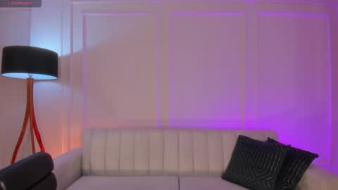 Alessia  online show from 10/18/25, 08:20