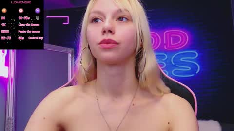 alessiacroft online show from 10/23/25, 04:23