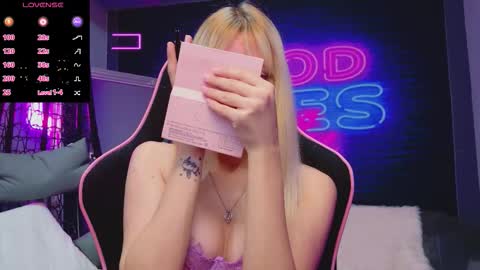 alessiacroft online show from 11/12/25, 03:18