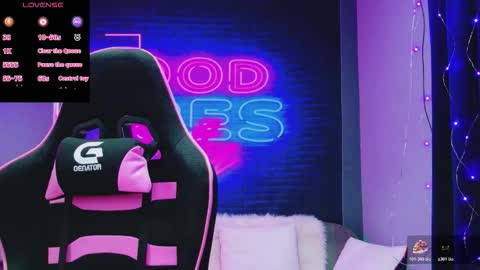 Snapshot of alessiacroft chatting on 03/10/26, 05:34 alessiacroft online show from 03/10/26, 05:34