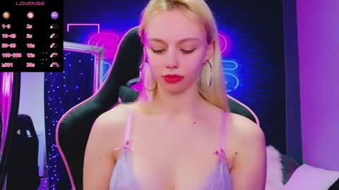 Snapshot of alessiacroft chatting on 03/19/26, 05:11 alessiacroft online show from 03/19/26, 05:11