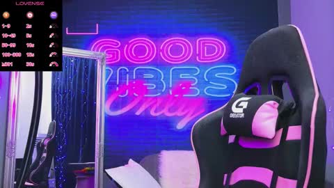 Snapshot of alessiacroft chatting on 03/24/26, 03:55 alessiacroft online show from 03/24/26, 03:55