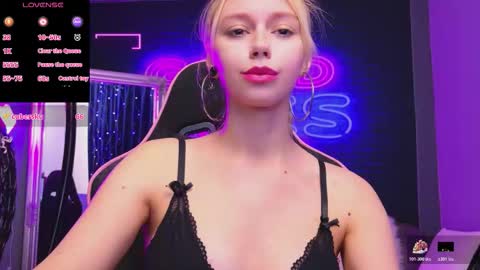 Snapshot of alessiacroft chatting on 03/25/26, 05:24 alessiacroft online show from 03/25/26, 05:24