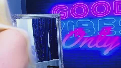 Snapshot of alessiacroft chatting on 04/16/26, 04:24 alessiacroft online show from 04/16/26, 04:24