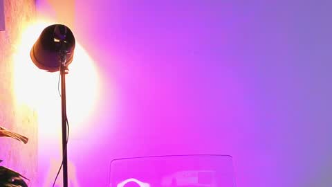 Snapshot of alessialondon chatting on 04/08/26, 11:32 Alessia online show from 04/08/26, 11:32