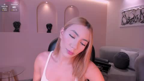 Snapshot of alessiamilanox chatting on 04/18/26, 04:16 A L E S S I A online show from 04/18/26, 04:16