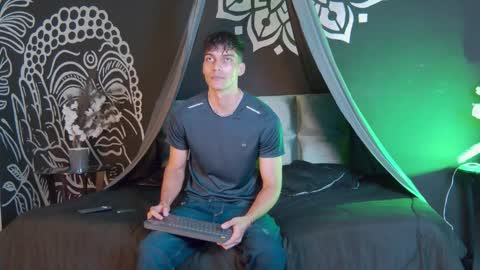 Snapshot of alessiovitale chatting on 11/08/25, 12:16 Alessio online show from 11/08/25, 12:16