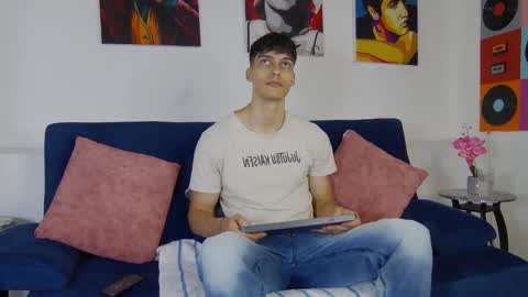 Snapshot of alessiovitale chatting on 11/20/25, 12:16 Alessio online show from 11/20/25, 12:16