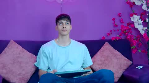 Snapshot of alessiovitale chatting on 11/29/25, 12:08 Alessio online show from 11/29/25, 12:08