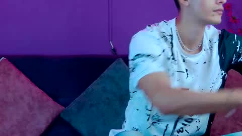 Snapshot of alessiovitale chatting on 11/30/25, 01:37 Alessio online show from 11/30/25, 01:37