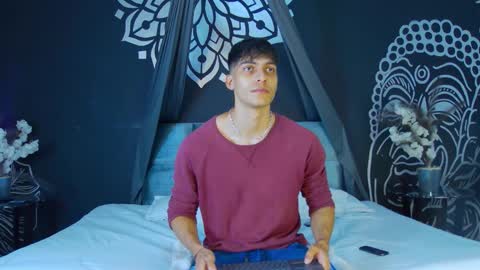 Snapshot of alessiovitale chatting on 12/05/25, 12:03 Alessio online show from 12/05/25, 12:03