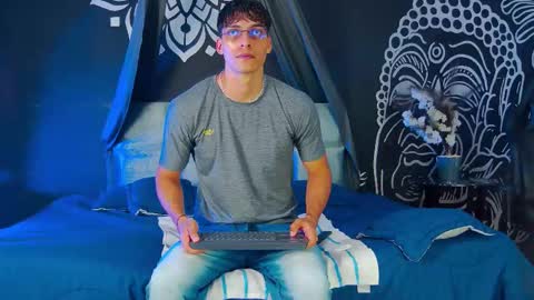 Snapshot of alessiovitale chatting on 12/20/25, 12:01 Alessio online show from 12/20/25, 12:01