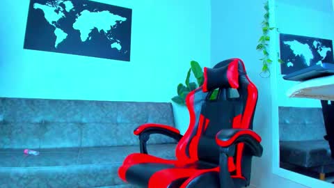 Snapshot of alessrose22 chatting on 03/02/26, 08:37 Aless Rose online show from 03/02/26, 08:37