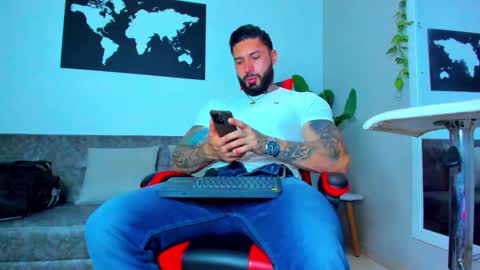 Snapshot of alessrose22 chatting on 03/18/26, 08:01 Aless Rose online show from 03/18/26, 08:01