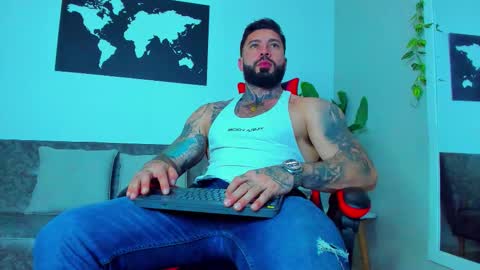 Snapshot of alessrose22 chatting on 03/29/26, 07:14 Aless Rose online show from 03/29/26, 07:14