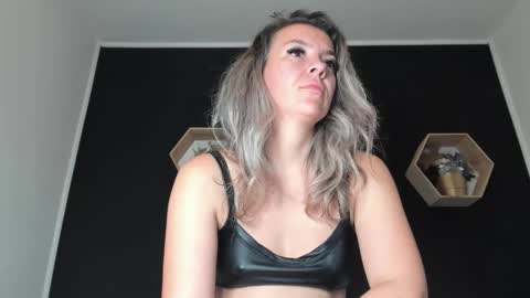 alesys69 online show from 09/23/25, 10:02